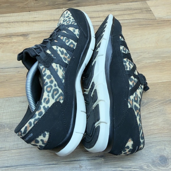 Skechers women size 8 Leopard Print Sneakers with Black slippers on shoes - Picture 5 of 9